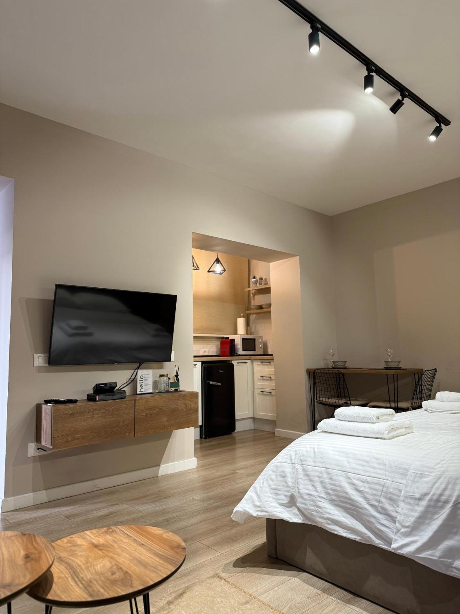 4Seasonsgea , Deluxe Studio , City Centre , Tirana Exterior foto