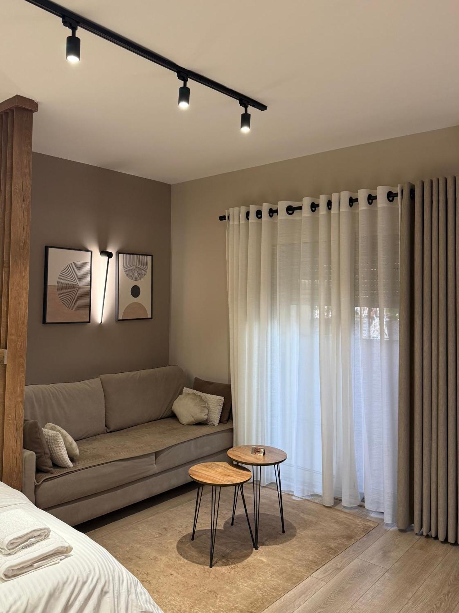 4Seasonsgea , Deluxe Studio , City Centre , Tirana Exterior foto